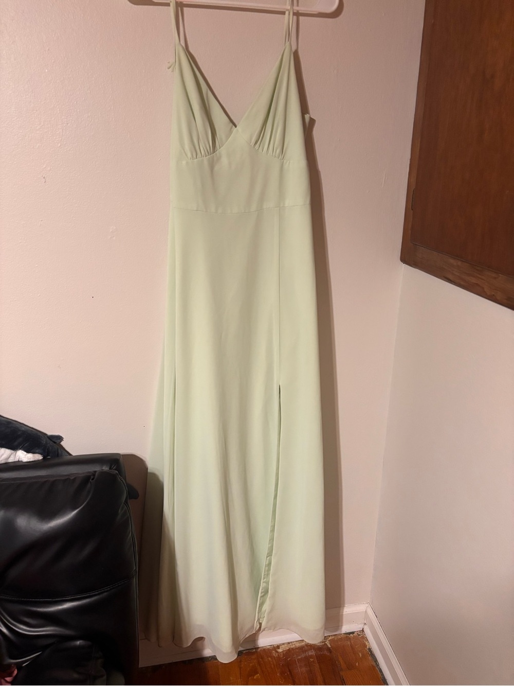 Elegant Spaghetti-Strap Slip Dress in pistachio